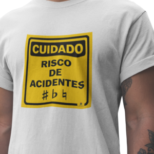 Camisa Unissex Dry Fit Risco de Acidentes Branca